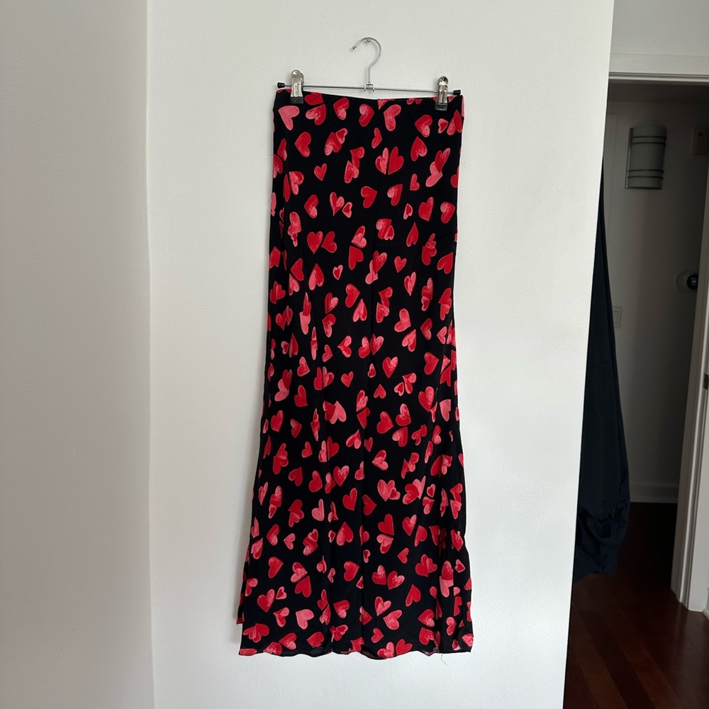 Elegant Heart Pattern Maxi Skirt - Black and Red
